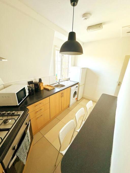 3 Bed Comfortable Wk