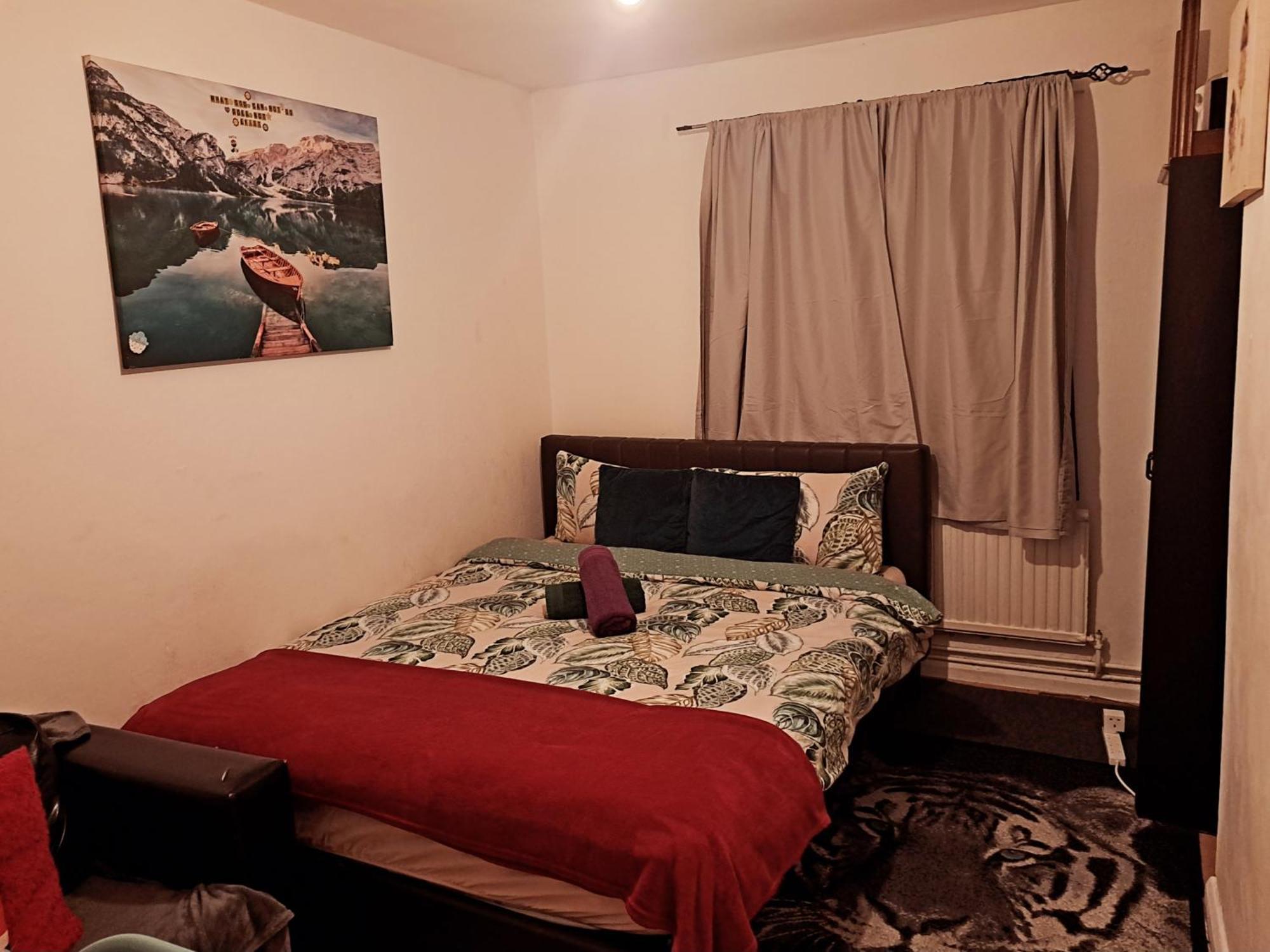 Merciful King Room, In Zone 2-3 Londres