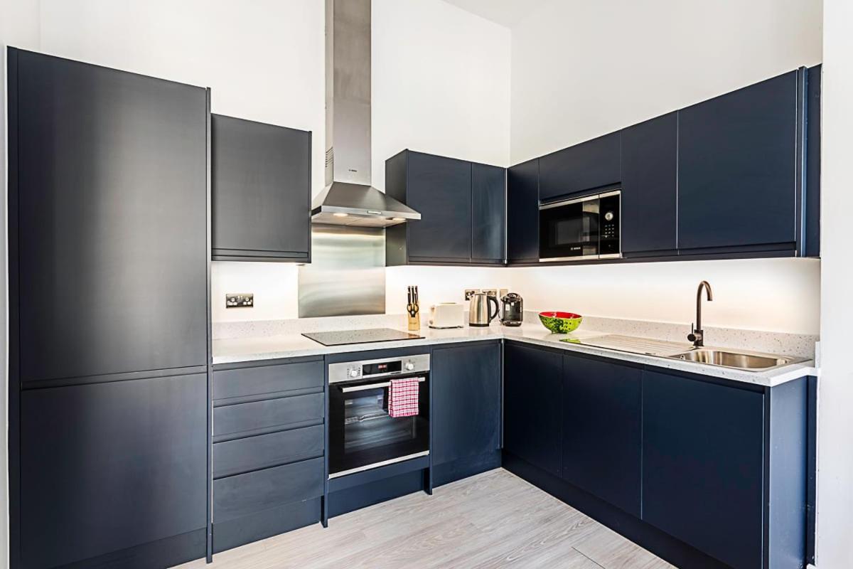 Elegant 3 Bed In Earl's Court Appartement