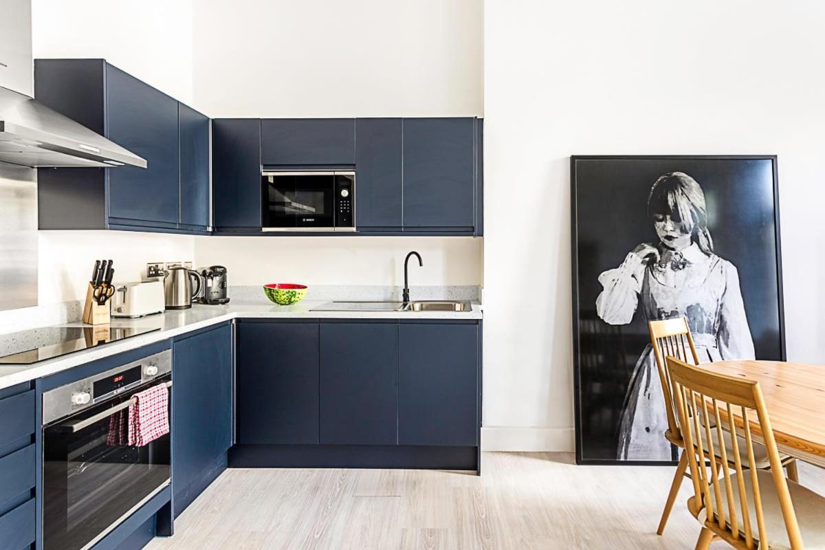 Elegant 3 Bed In Earl's Court Appartement