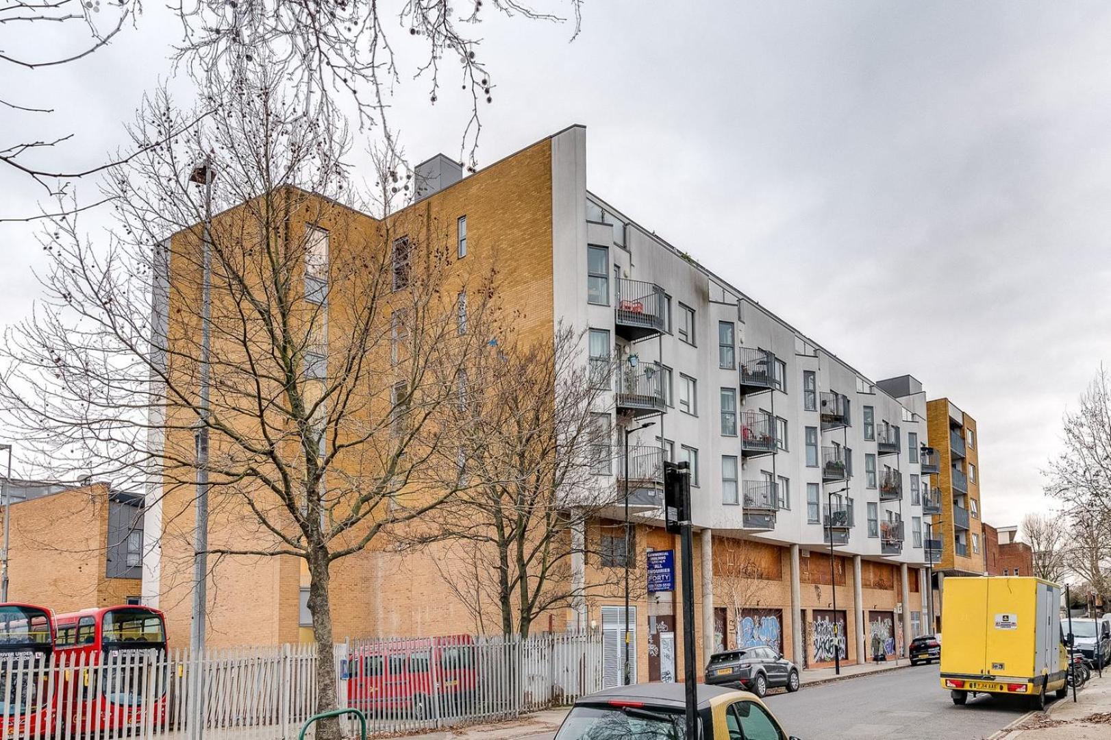 Spacious Modern Camberwell Appartement