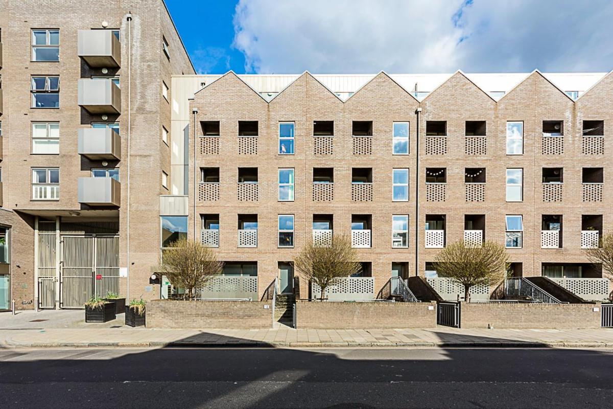 Beautiful Open Plan Garden Flat Leilighet *