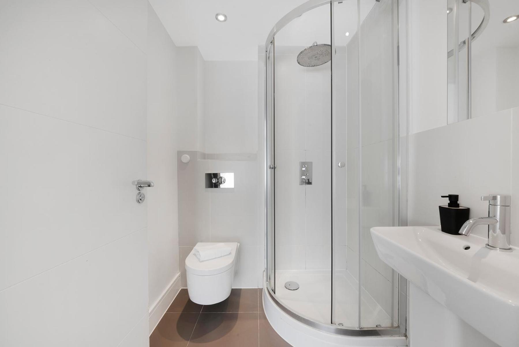 Hermitage Road By Morethanstays Apartment London