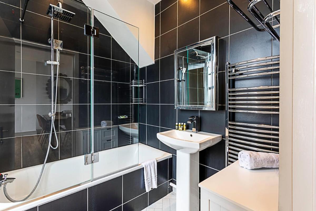 Contemporary Open Plan Penthouse *
