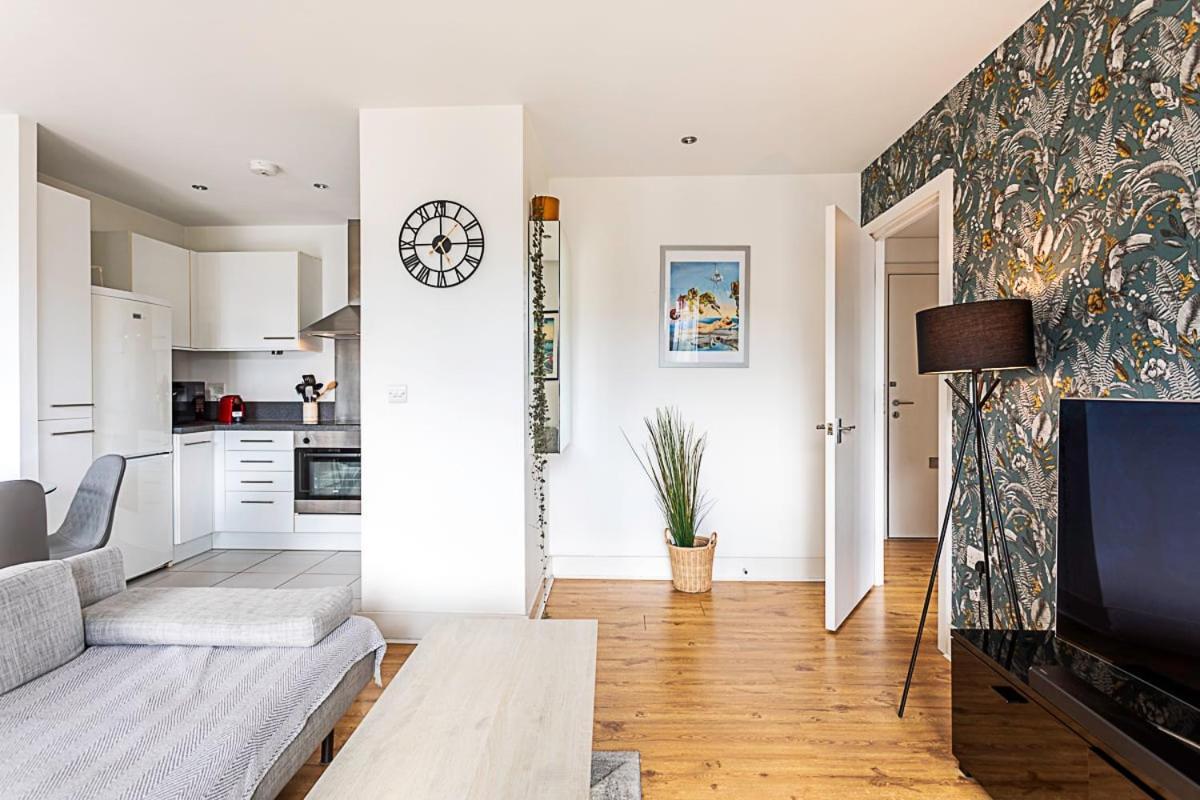 City-close 1-bed Near Tower Hill Lejlighed *