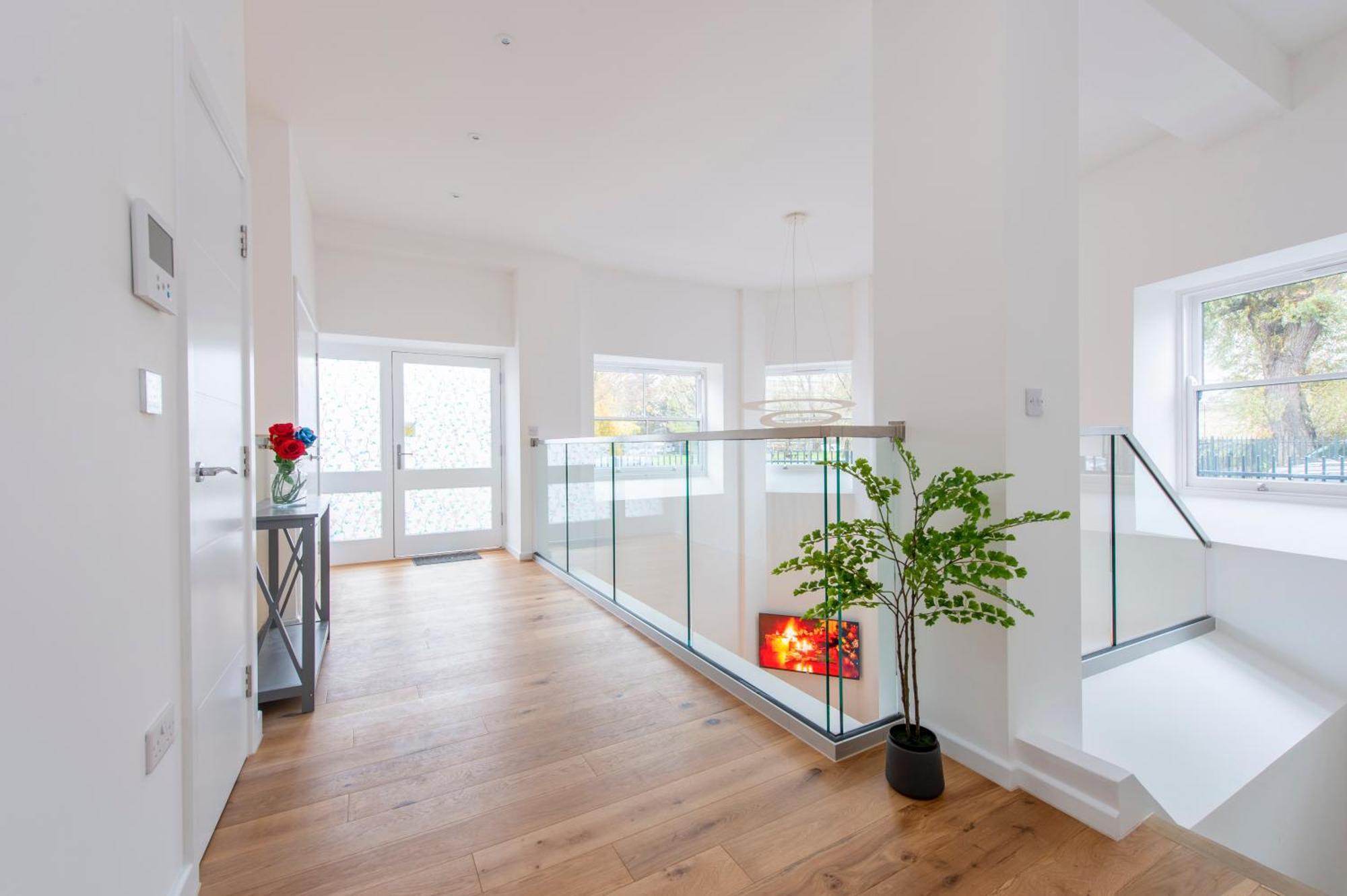 Appartement Exquisite 3br Duplex Period Conversion, Air-con & Amenities Londen