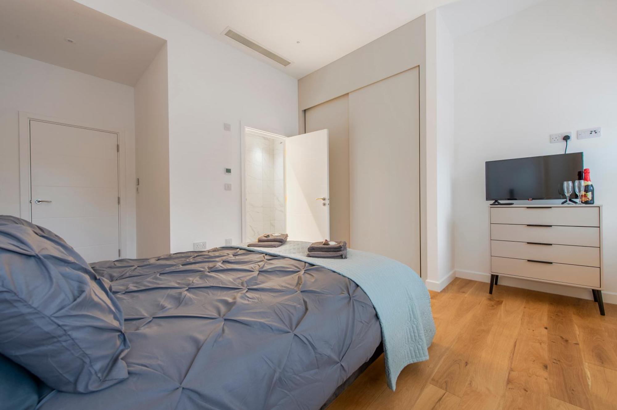 Exquisite 3br Duplex Period Conversion, Air-con & Amenities * Londen