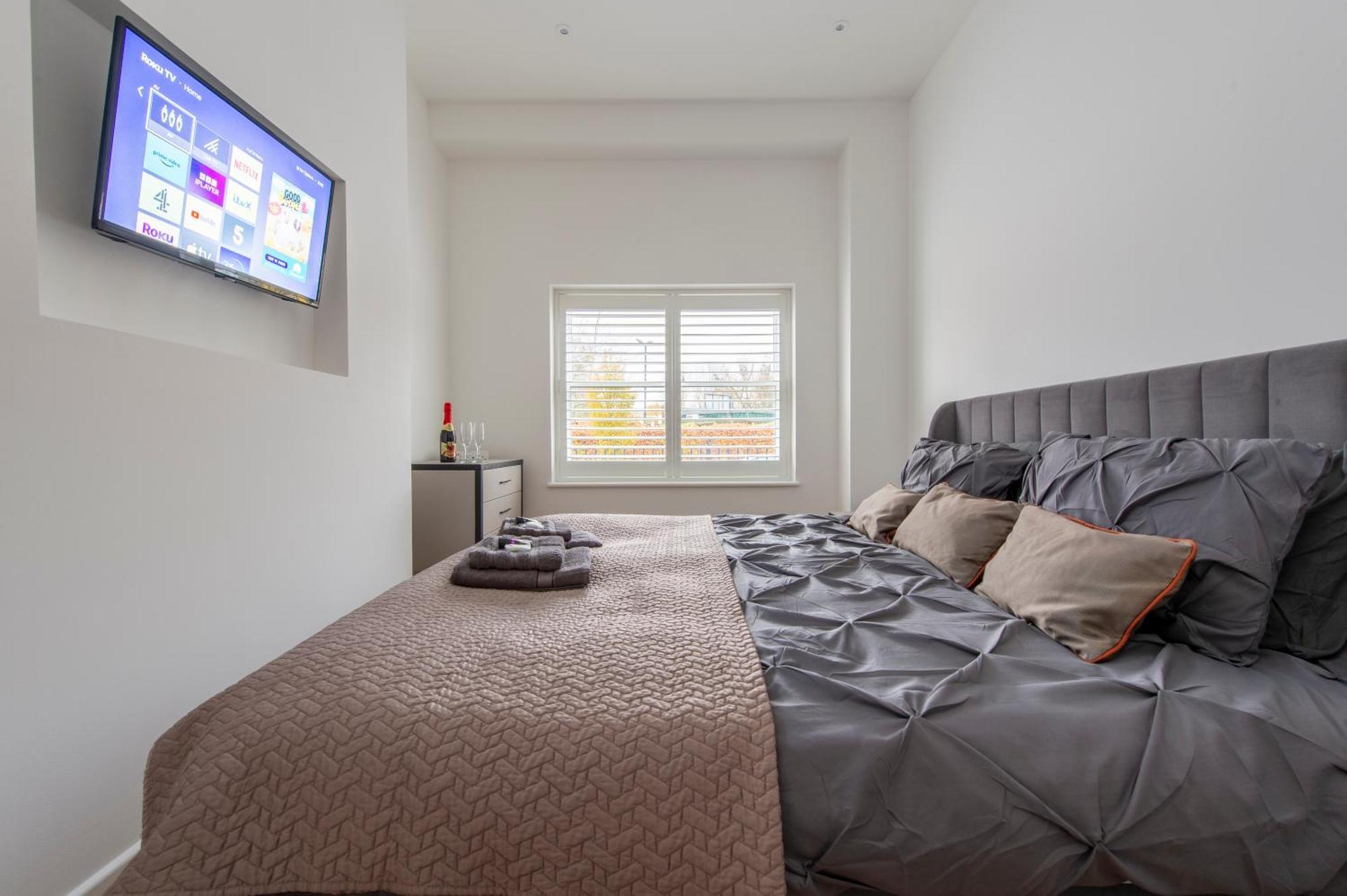 Exquisite 3br Duplex Period Conversion, Air-con & Amenities Appartement