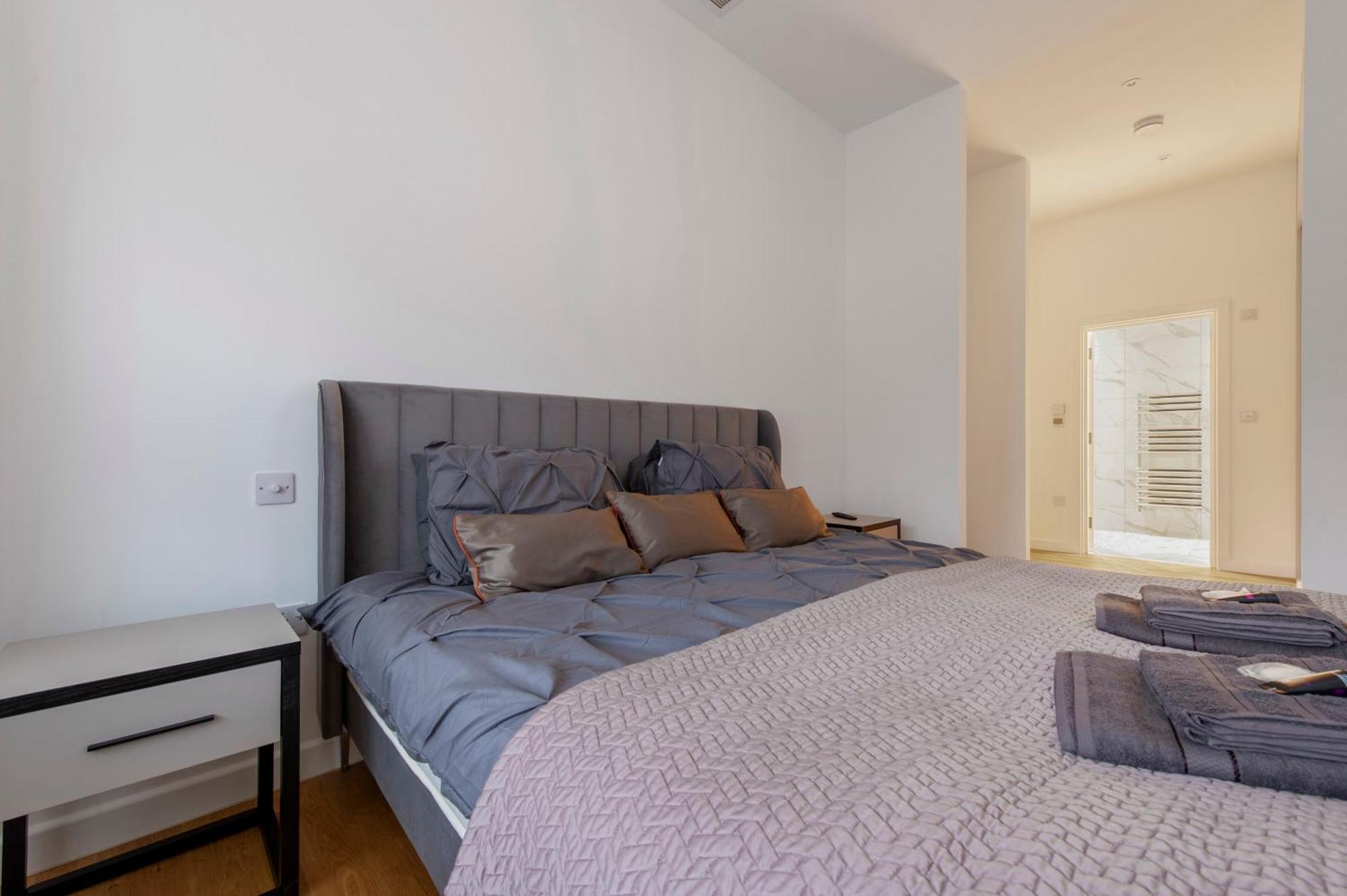 Exquisite 3br Duplex Period Conversion, Air-con & Amenities * Londen