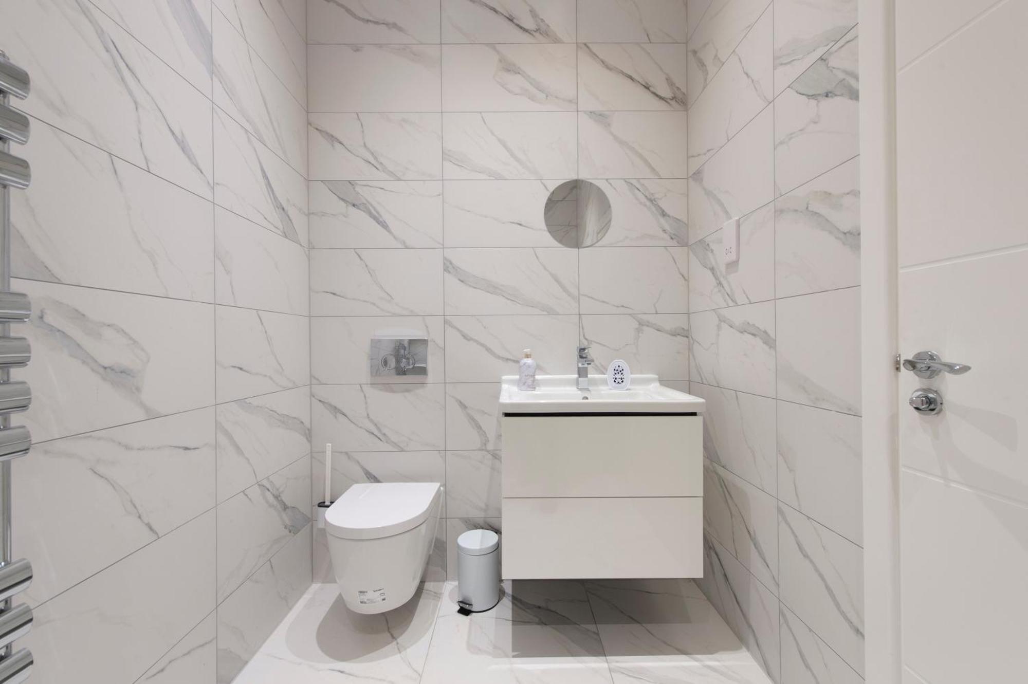 Appartement Exquisite 3br Duplex Period Conversion, Air-con & Amenities Londen