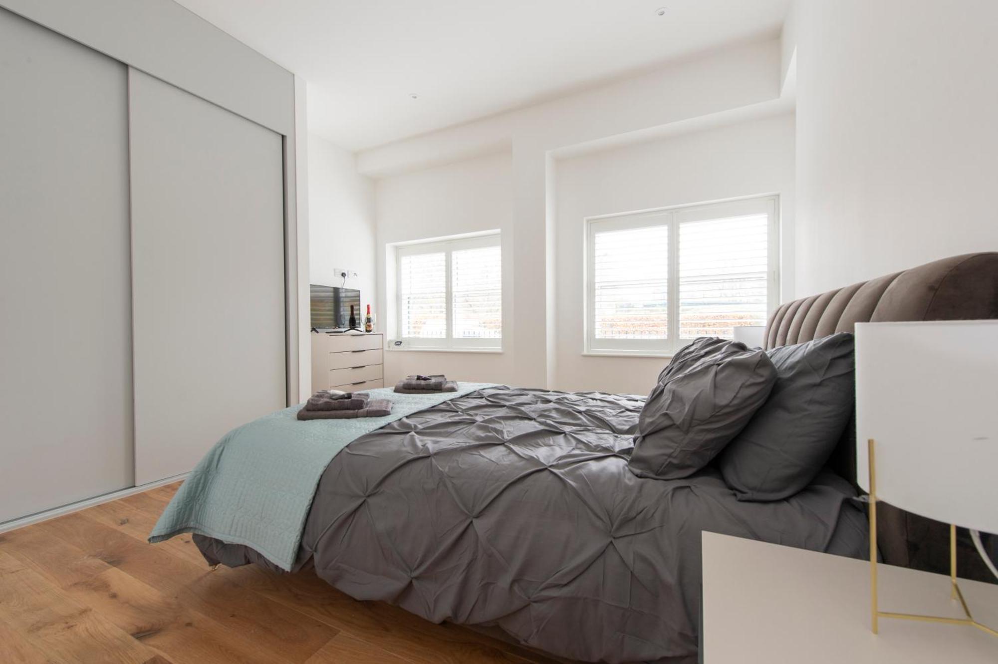 Exquisite 3br Duplex Period Conversion, Air-con & Amenities * Londen