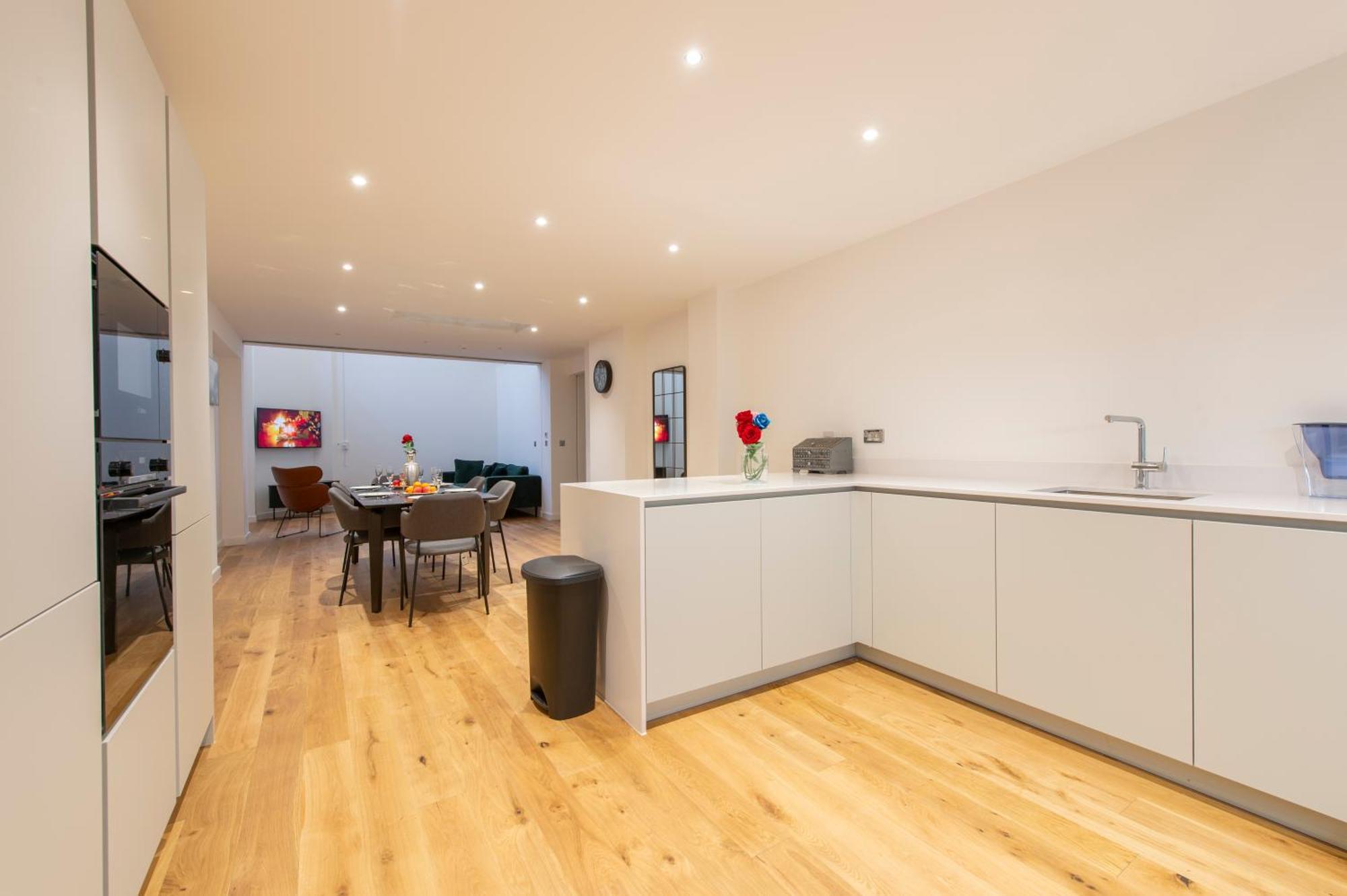 Appartement Exquisite 3br Duplex Period Conversion, Air-con & Amenities