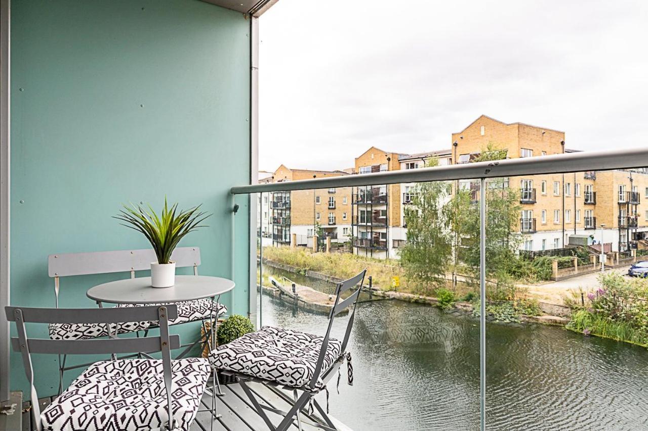 Airy 2-bedroom Flat With Balcony * London