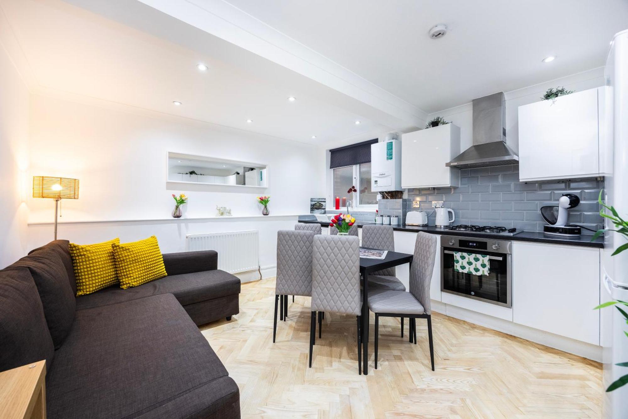 2 Bedroom Charming Family Leilighet