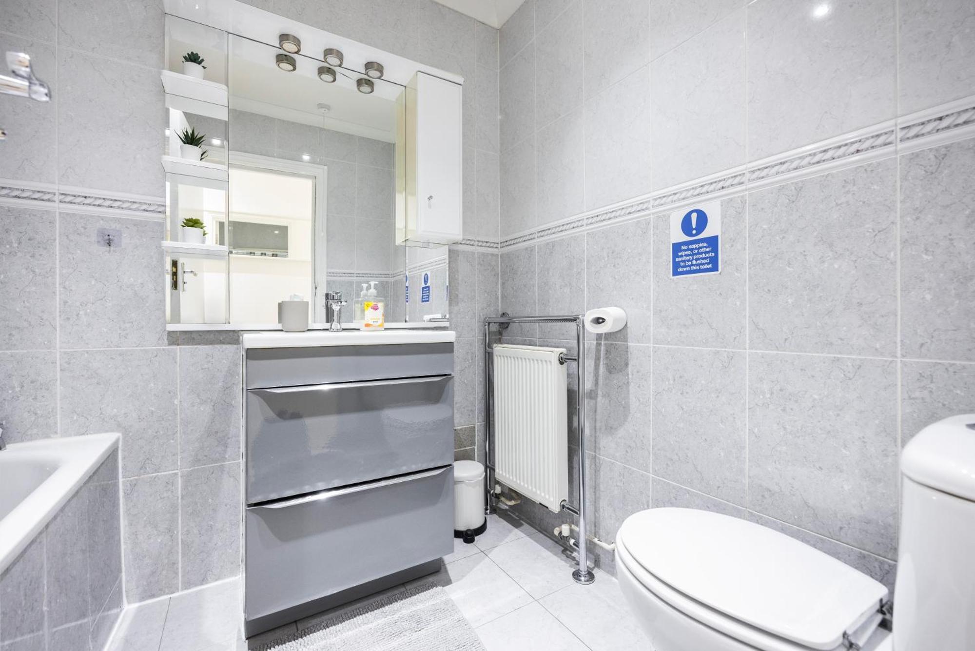 Leilighet 2 Bedroom Charming Family London