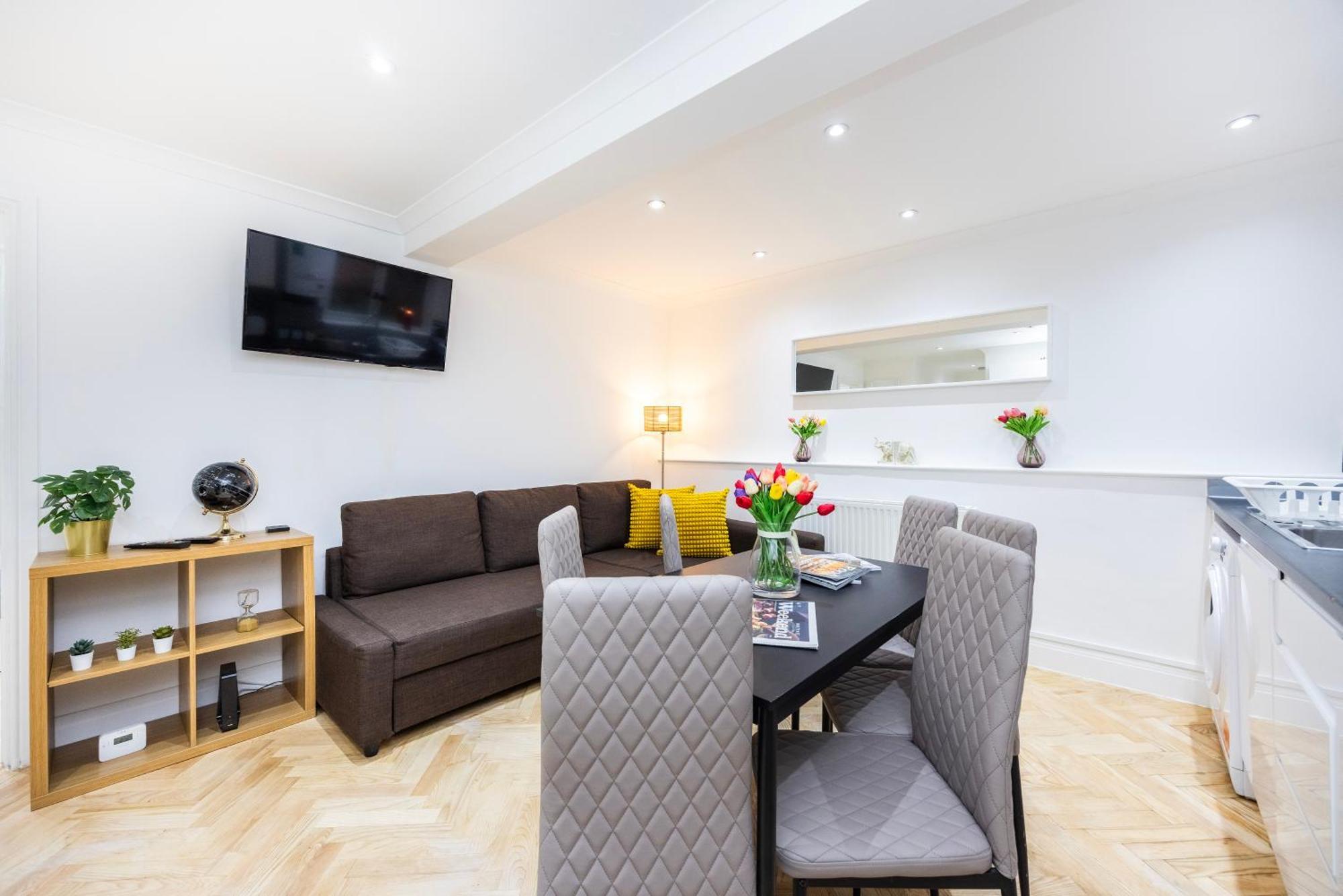 2 Bedroom Charming Family Leilighet