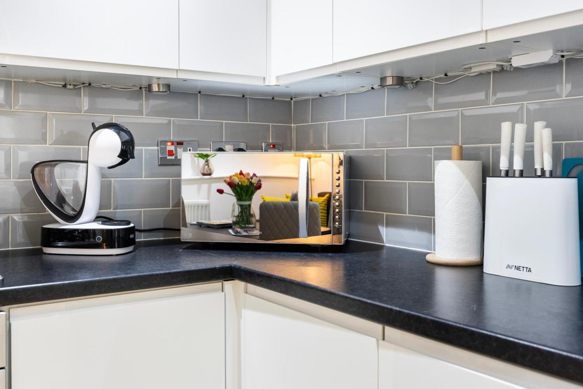 2 Bedroom Charming Family * London