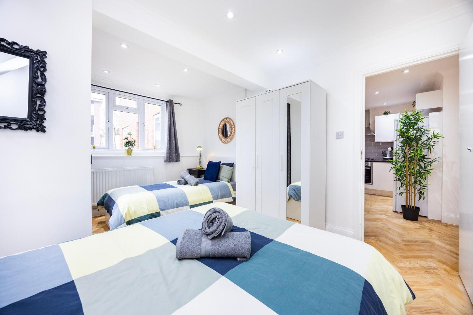 2 Bedroom Charming Family London