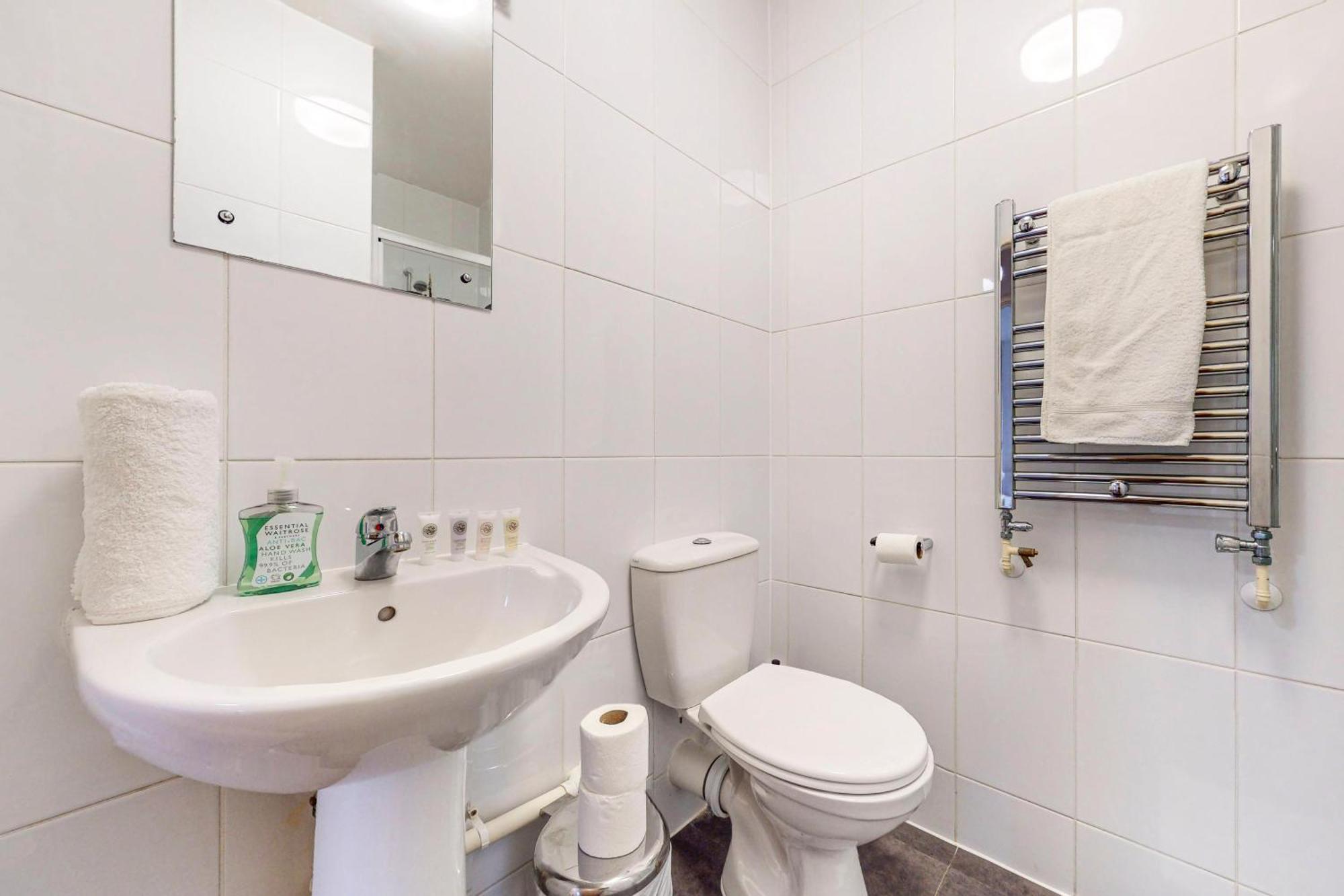 Modern 2bed - 5min To Highbury & Islington Station Apartment London