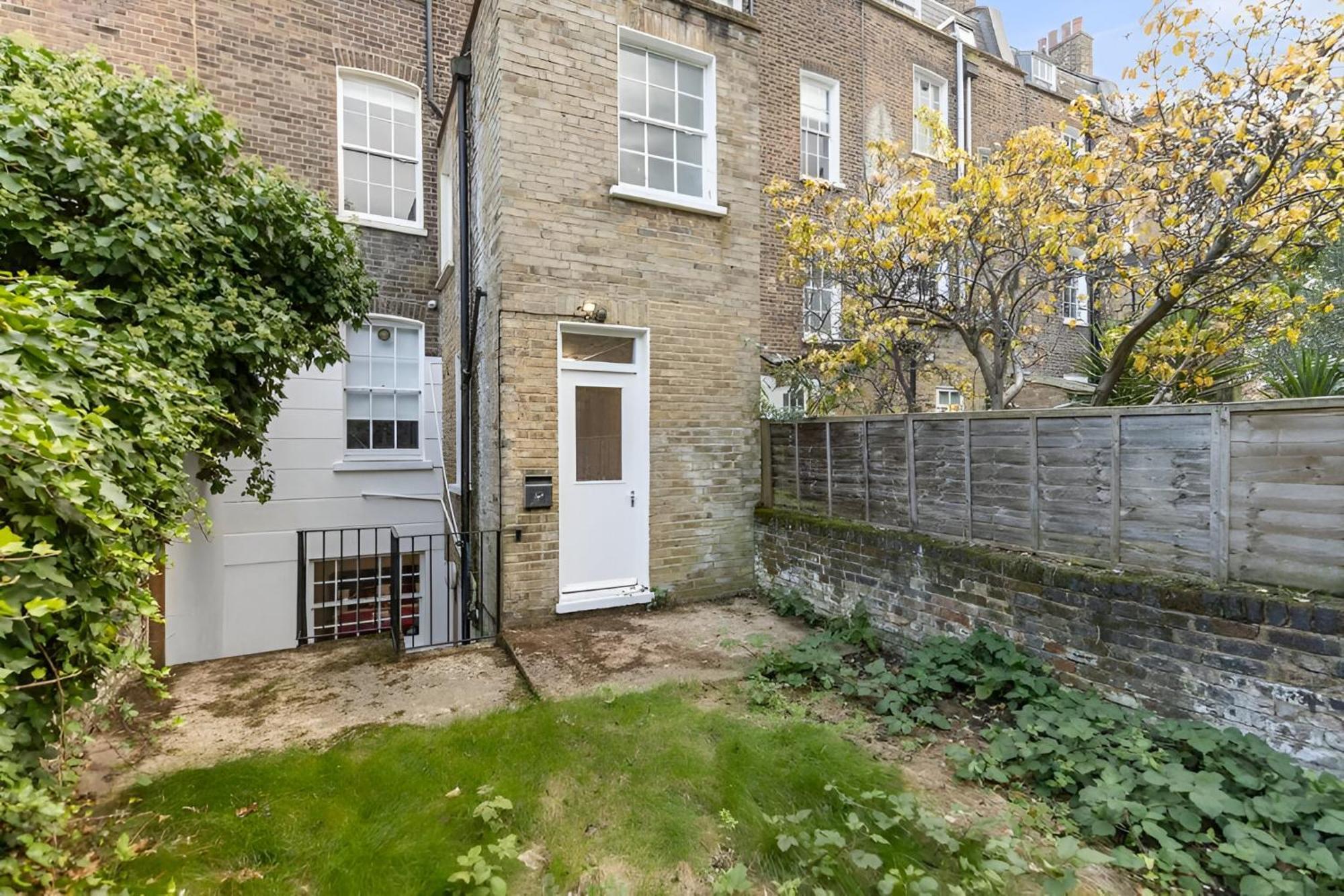 Lejlighed Bold & Vibrant 1-bedroom Escape In Prime Location! London
