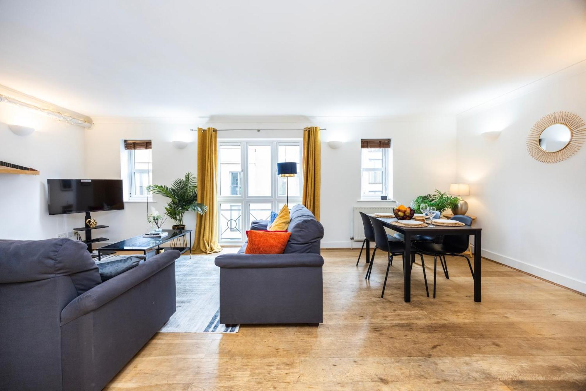 Cozy Haven - Bright 2br Apartment, Next To Major Station Appartement Londen