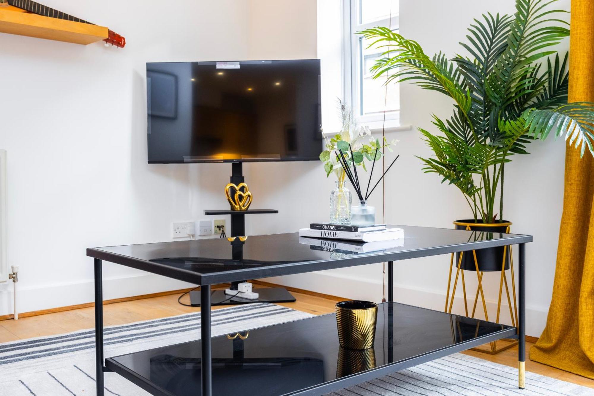 Cozy Haven - Bright 2br Apartment, Next To Major Station Appartement