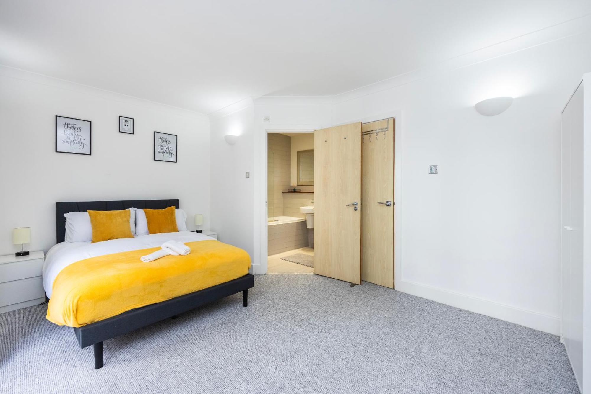 Cozy Haven - Bright 2br Apartment, Next To Major Station Appartement