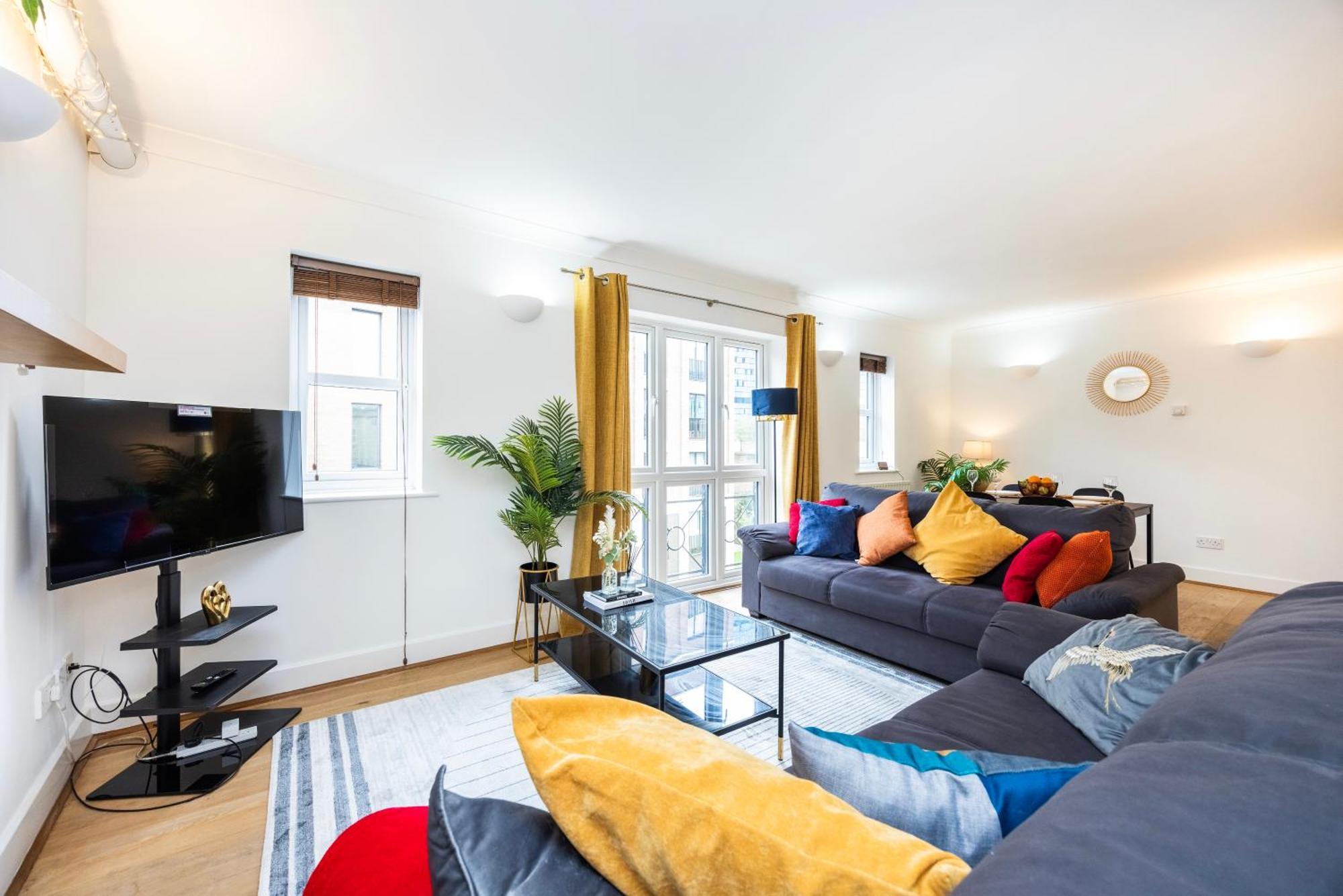 Cozy Haven - Bright 2br Apartment, Next To Major Station Appartement