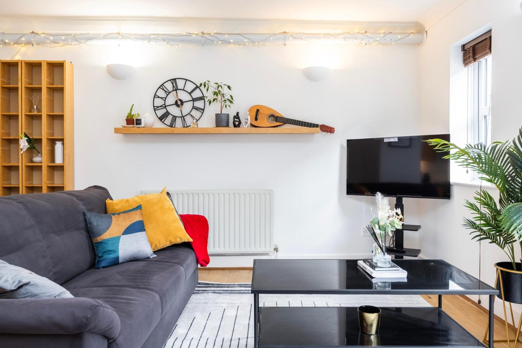 Appartement Cozy Haven - Bright 2br Apartment, Next To Major Station
