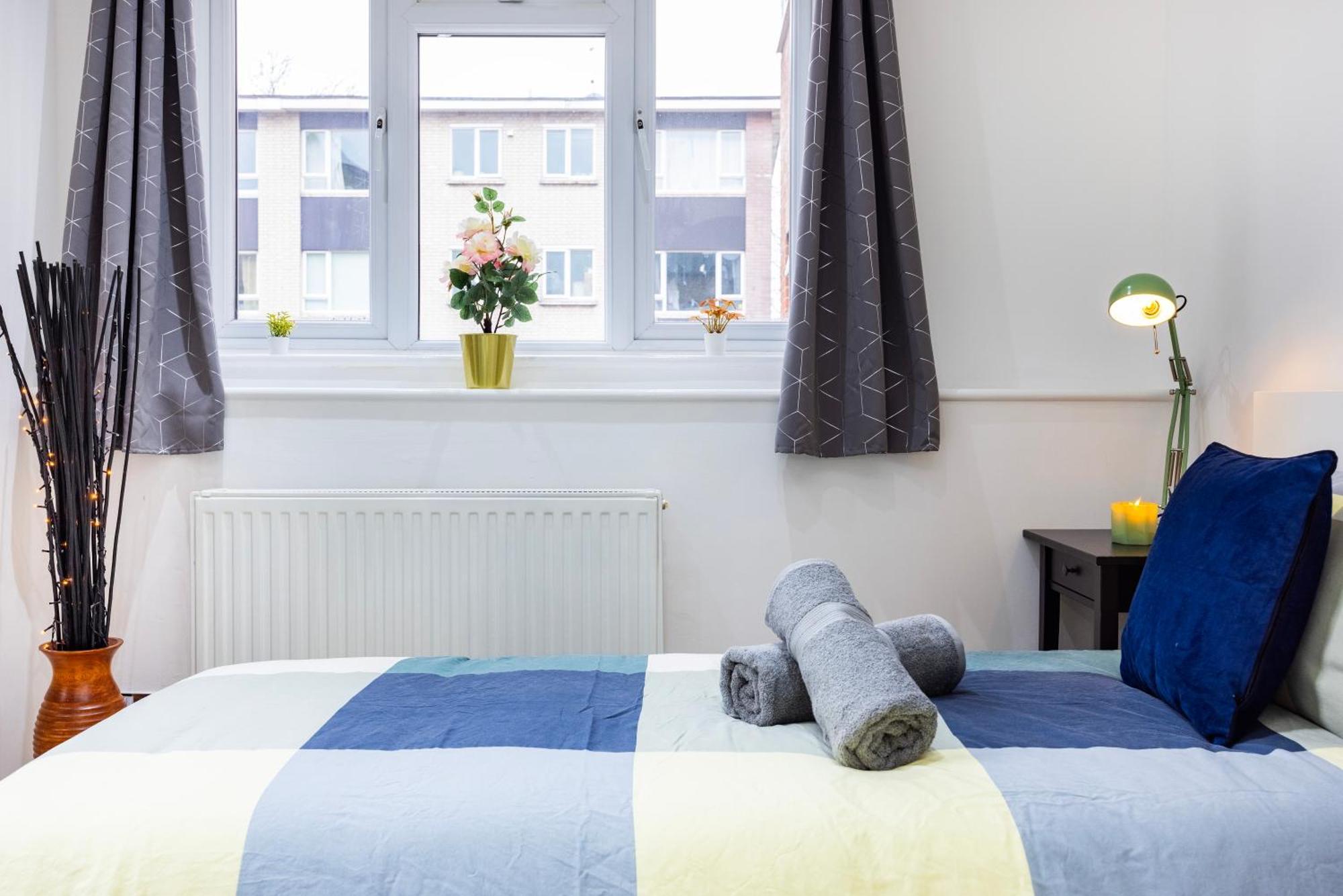 2 Bedroom Charming Family * London