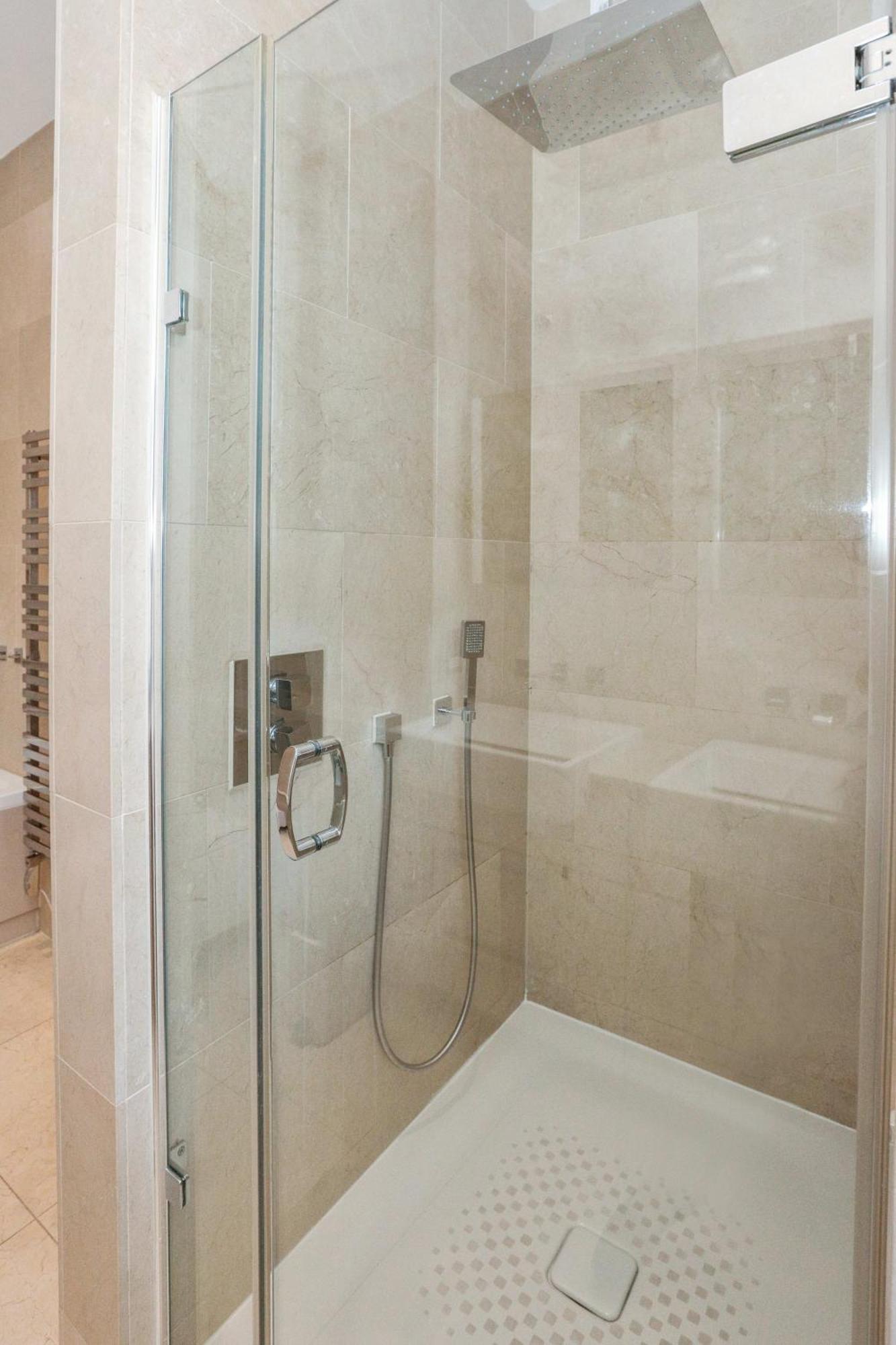 Stunning South Kensington 2 Bed W Terrace Londen