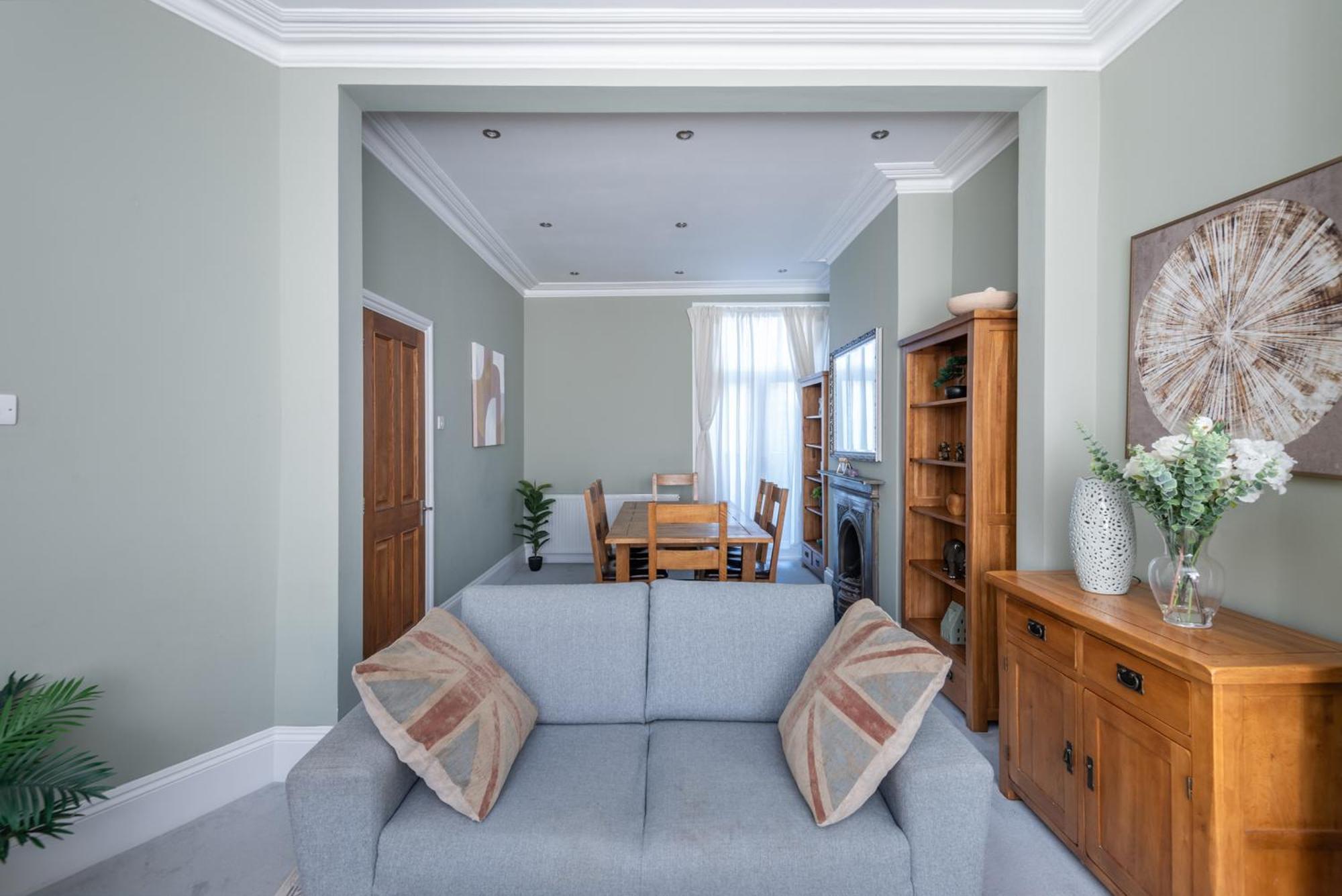 Lrg Stunning 4bd Crouchend House * London
