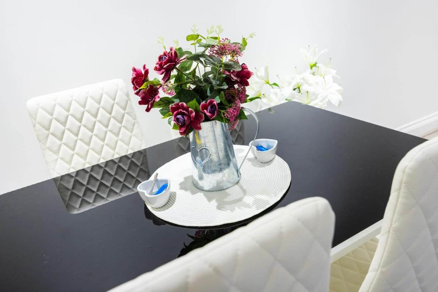 3 Bed 3 Bathroom Flat In Kensington B Lejlighed London