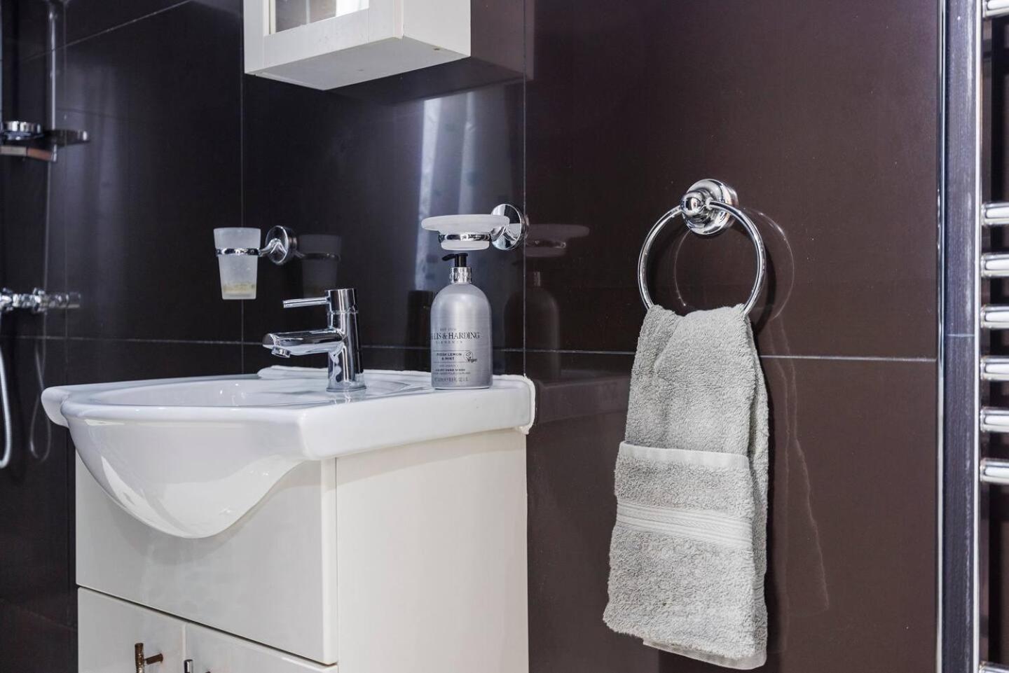 3 Bed 3 Bathroom Flat In Kensington B Lejlighed