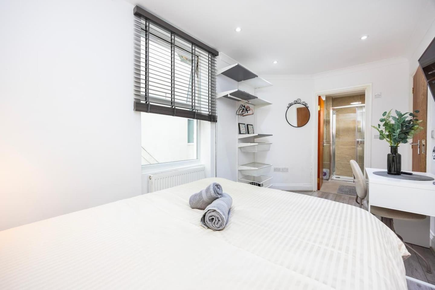 Lejlighed 3 Bed 3 Bathroom Flat In Kensington B *