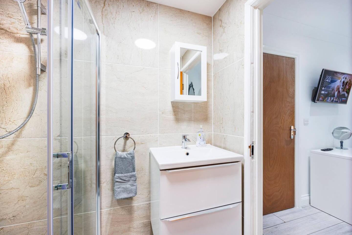 3 Bed 3 Bathroom Flat In Kensington B Lejlighed London