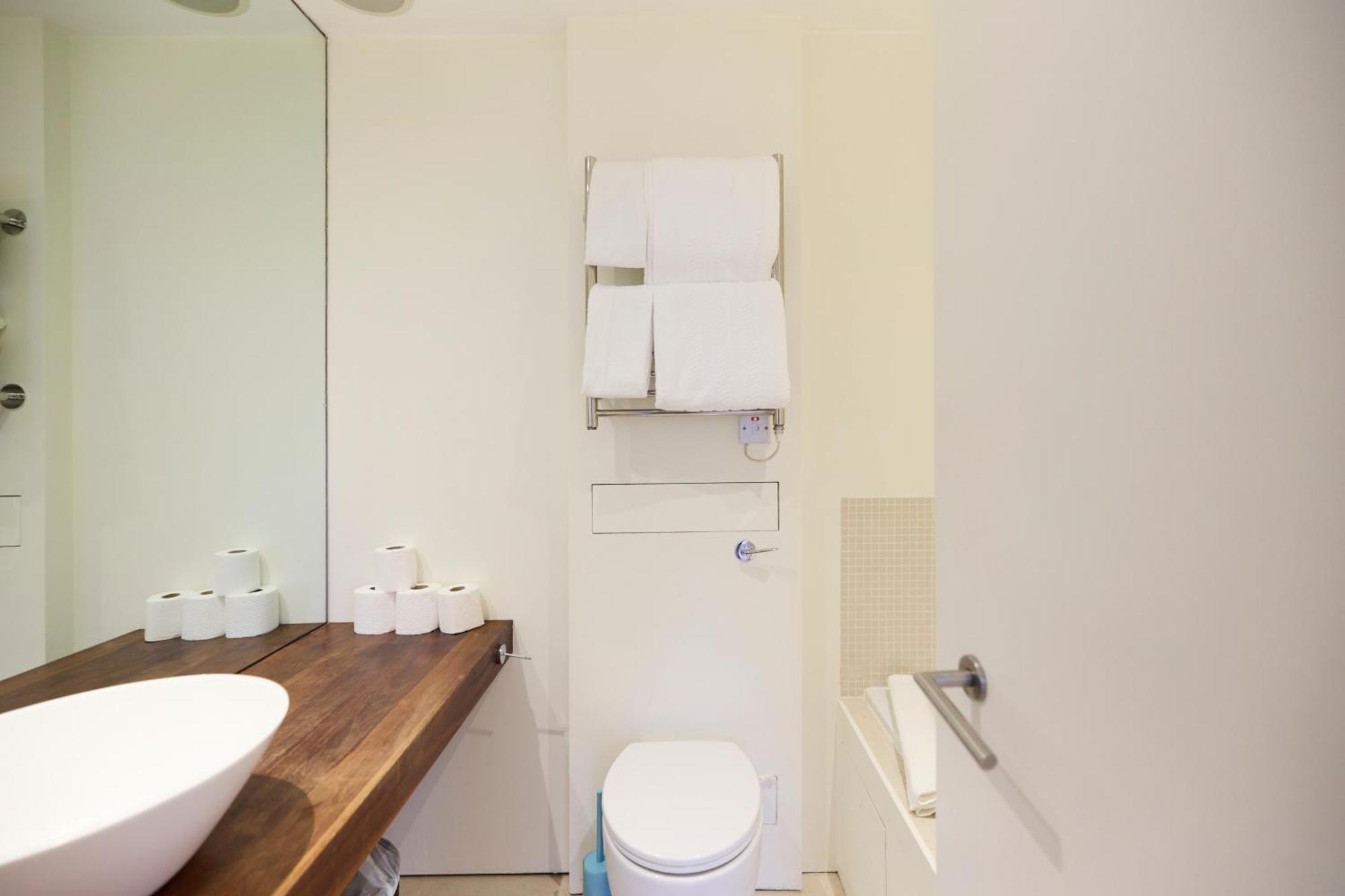 The Chelsea Classic - Splendid 3bdr House With Terrace Apartment London