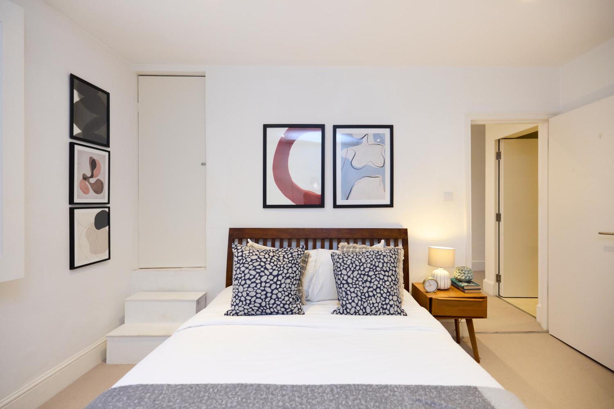 The Chelsea Classic - Splendid 3bdr House With Terrace Apartment London