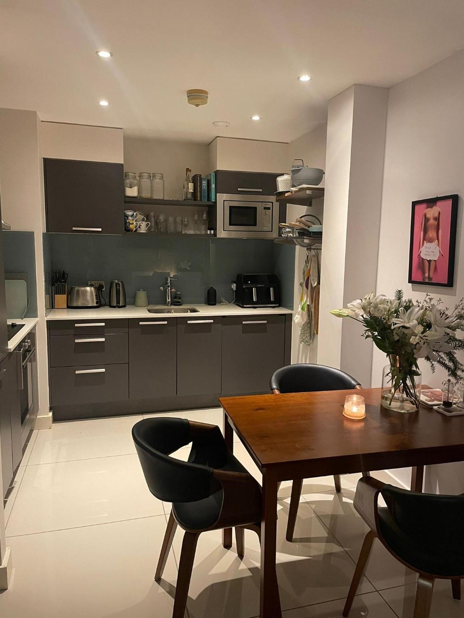 Cosy 1 Bed Beside Broadway Market Appartement *