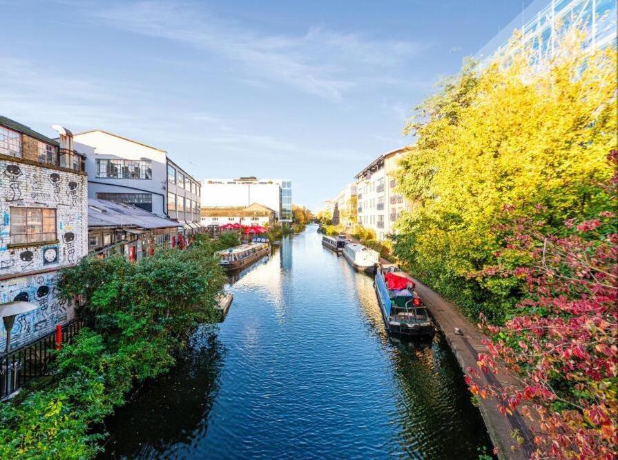New Stylish 2 Bed 2 Bathrooms Flat Next To Canal Apartment London