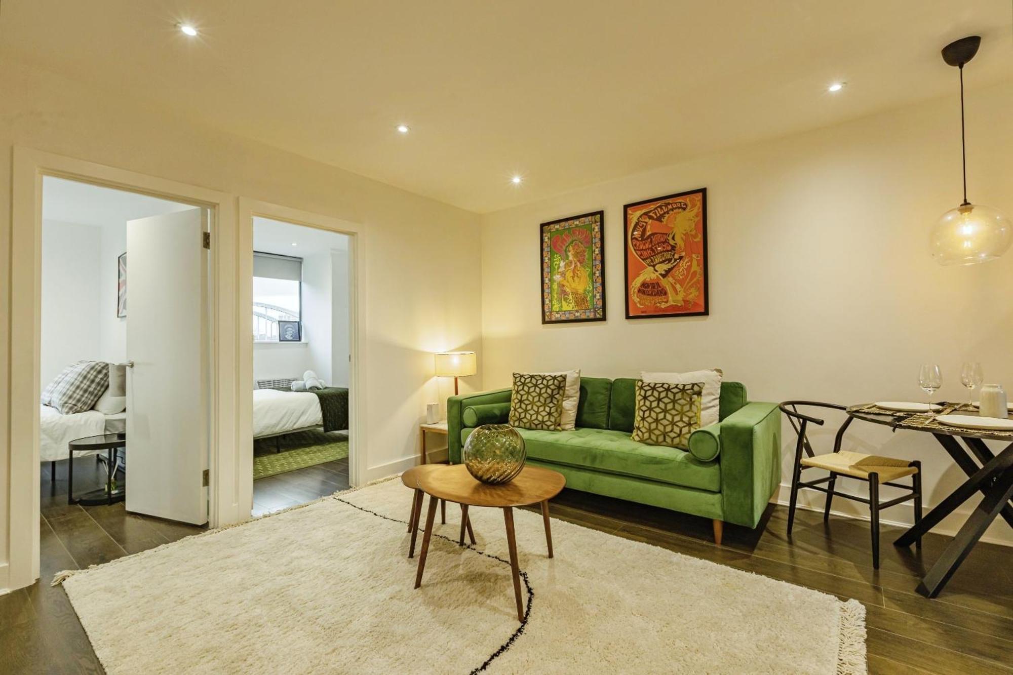 New Stylish 2 Bed 2 Bathrooms Flat Next To Canal * London