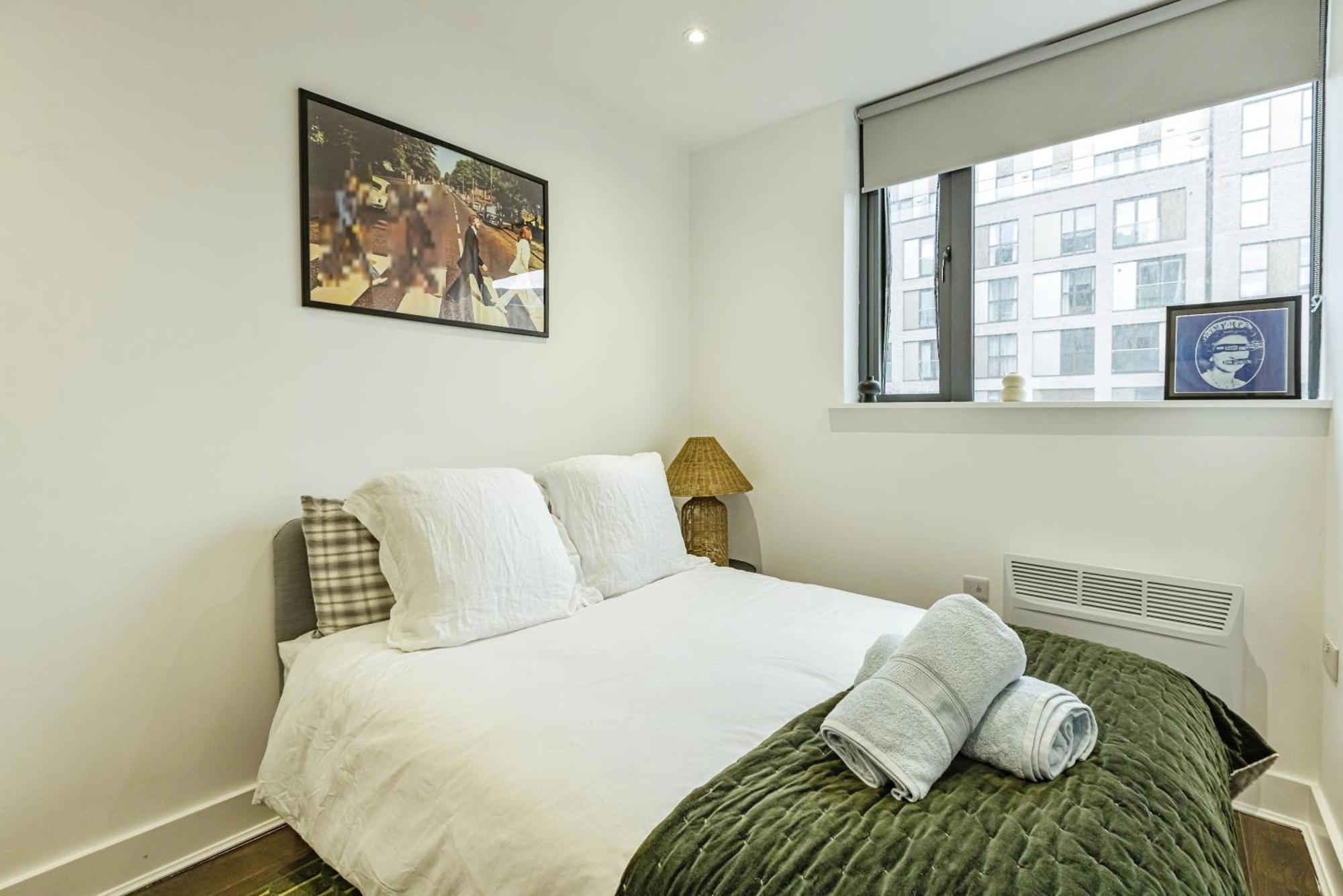 New Stylish 2 Bed 2 Bathrooms Flat Next To Canal * London