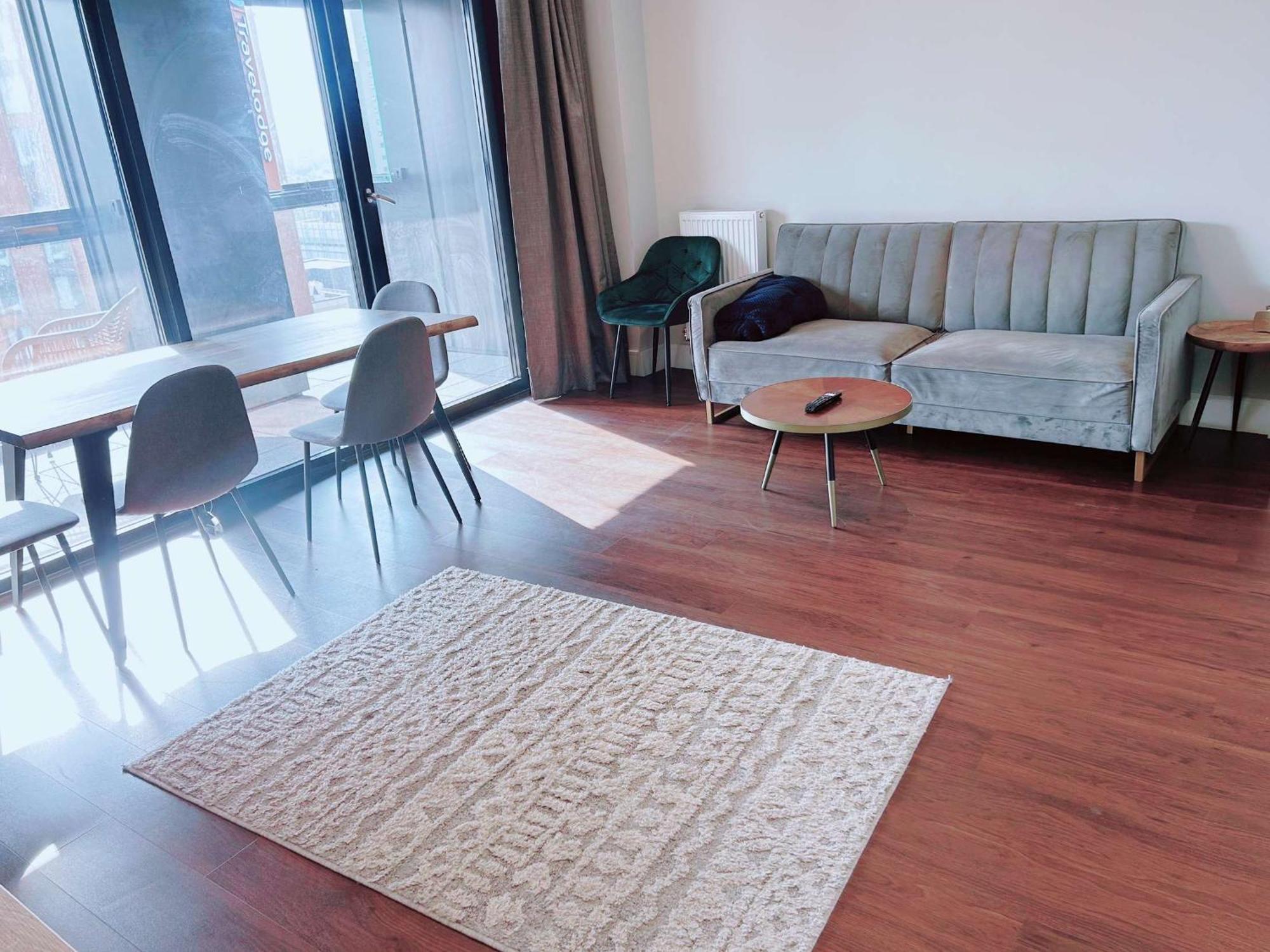 Stunning 1 Bedroom Lejlighed