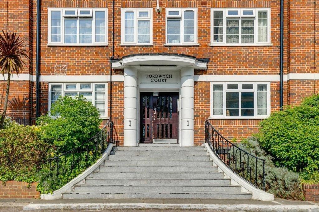 Stylish 1 Bedroom Flat Close To Fabulous Transport Links Appartamento Londra