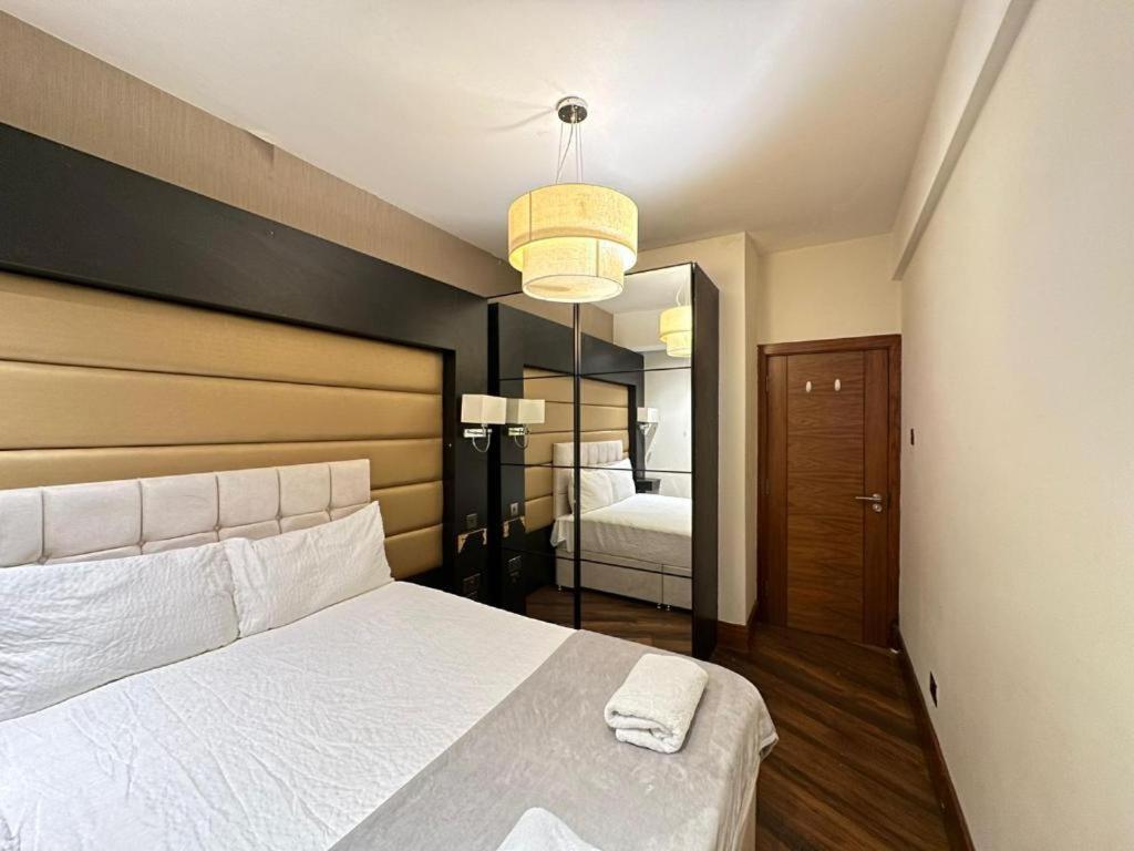 Marble Arch Beautiful Family Apartment London