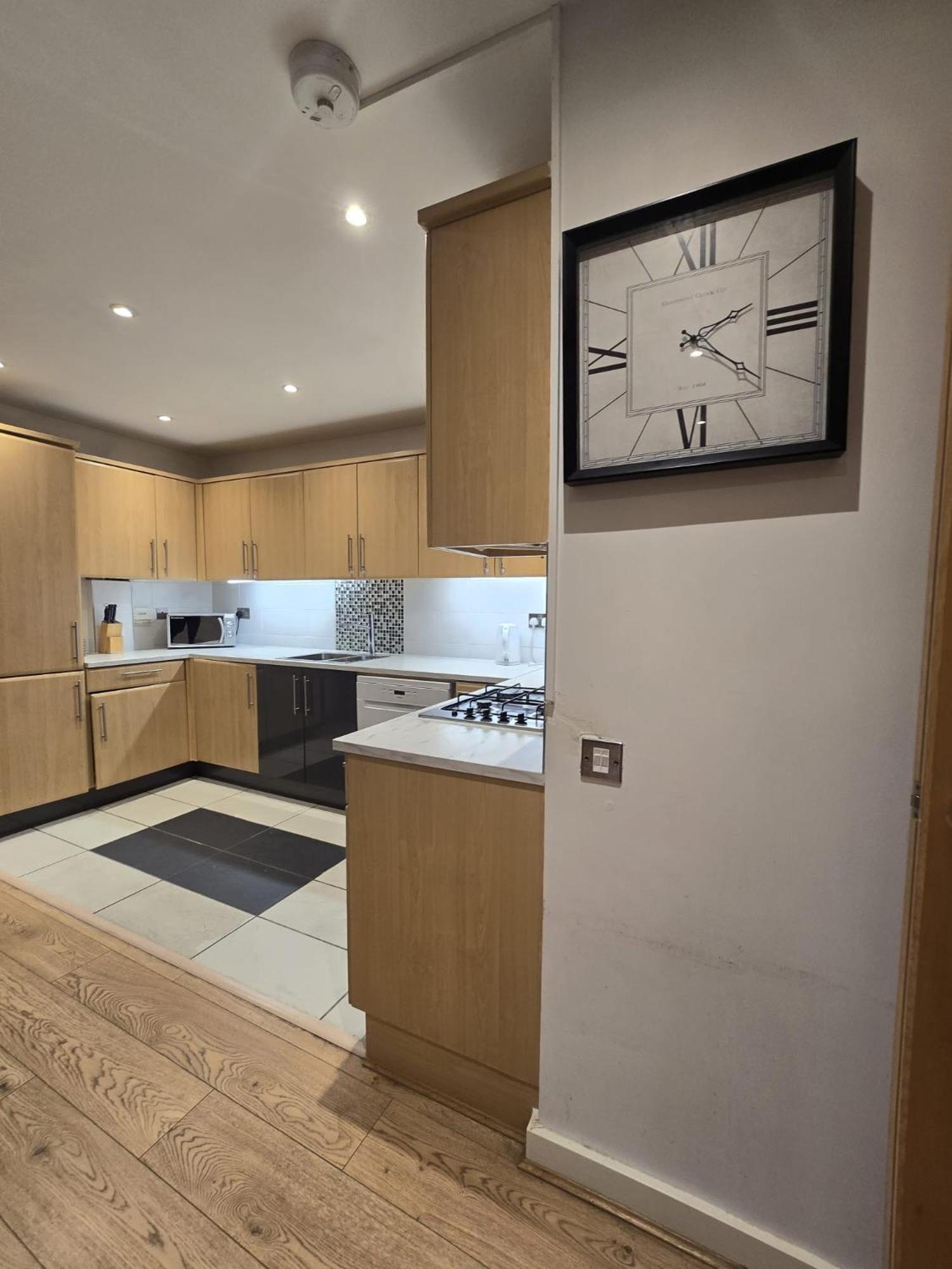 Ocean Wharf Apartment *