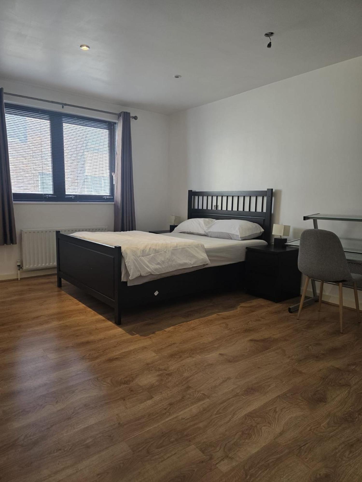 Ocean Wharf Apartment London