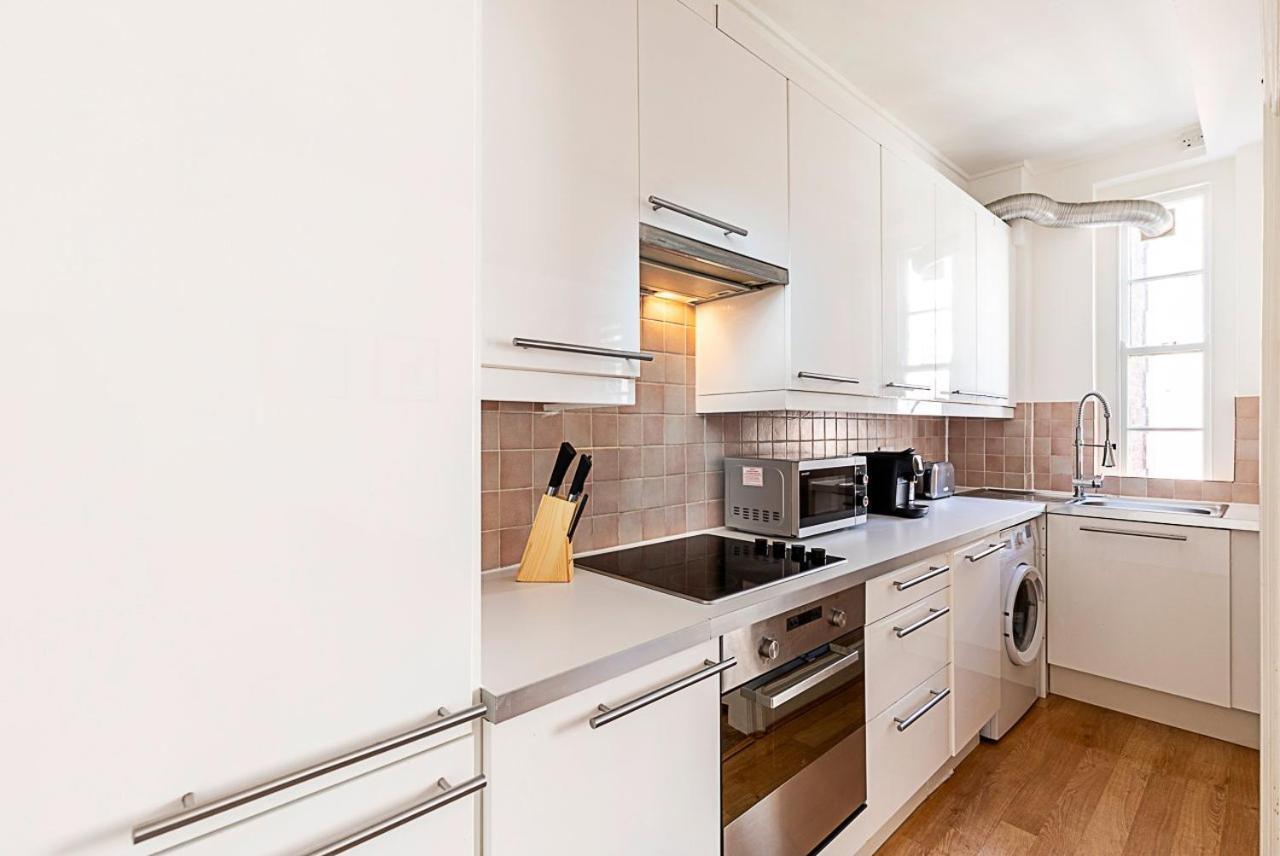 Modern 2 Bedroom Flat Near Queensway Lägenhet