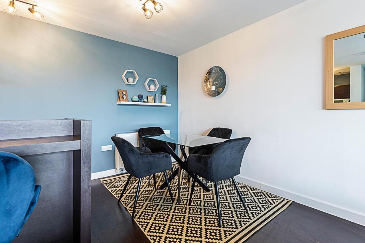 Airy 2-bedroom Flat With Balcony * London