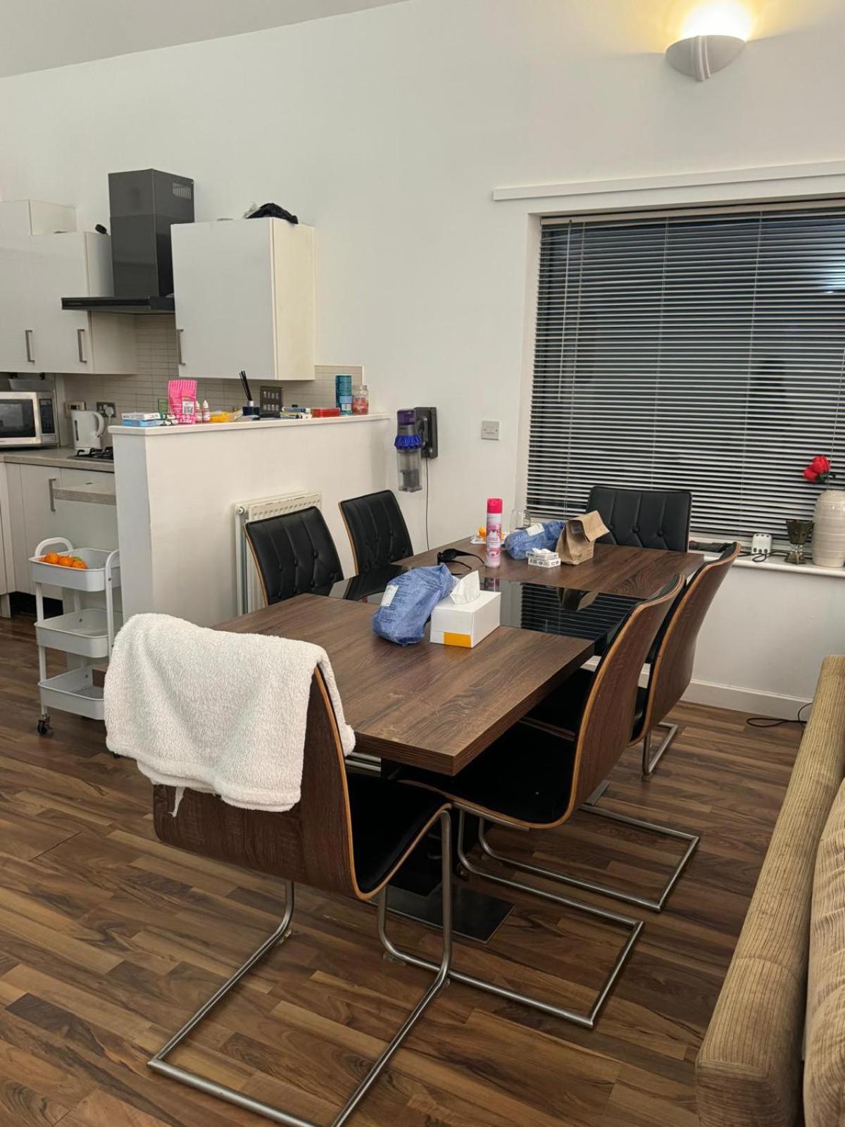 Leilighet High Quality Lovely Full Flat Near The Station In